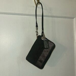 Coach Signature Brown Wristlet G0949-F41637